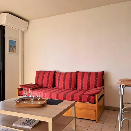 Climatisé Avec Terrasse Et Parking Près De La - Fr-1-251-202 * Le Lavandou