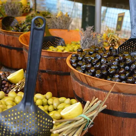 Apartment Climatise Avec Terrasse Et Parking Pres De La - Fr-1-251-202 *