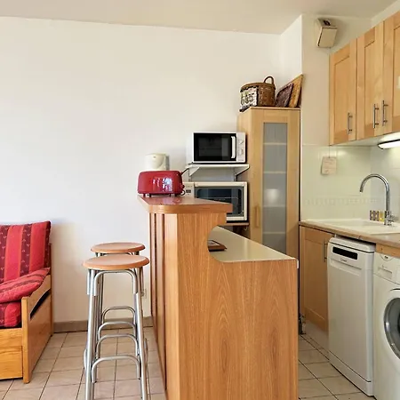 Climatise Avec Terrasse Et Parking Pres De La - Fr-1-251-202