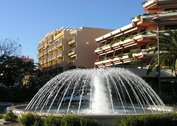 Climatise Avec Terrasse Et Parking Pres De La - Fr-1-251-202 *