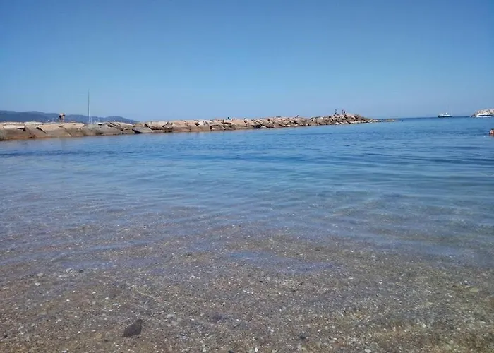 Climatise Avec Terrasse Et Parking Pres De La - Fr-1-251-202 Apartman *