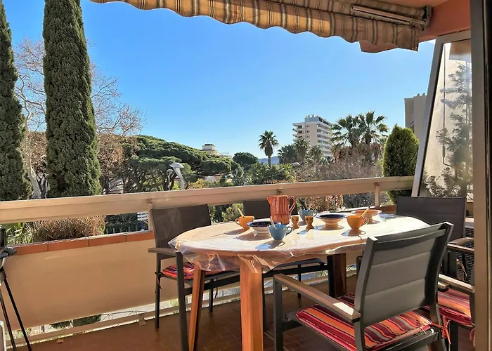 Climatise Avec Terrasse Et Parking Pres De La - Fr-1-251-202 Apartman *